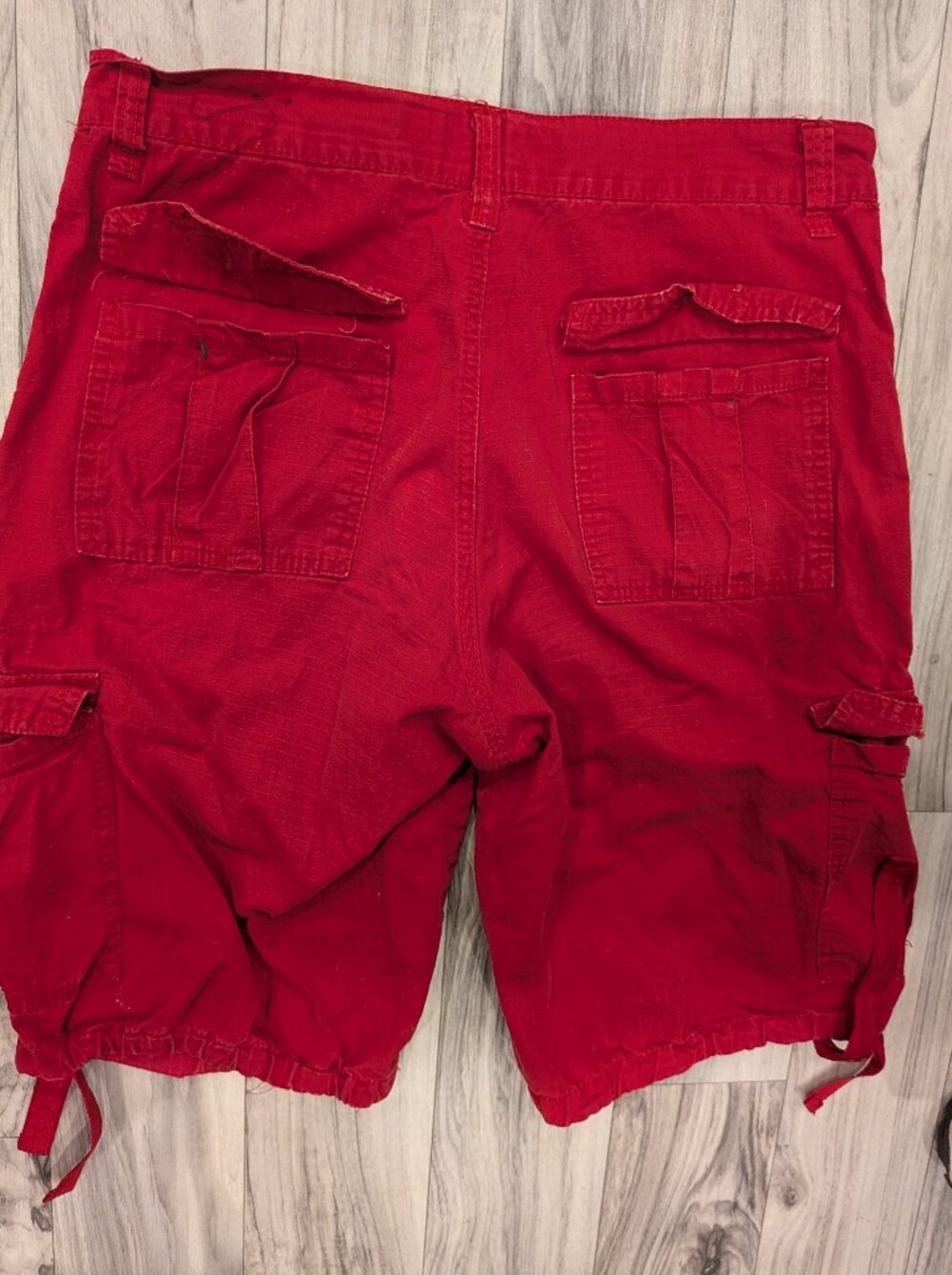 Southpole Men’s Red Cargo Shorts Size 32 Streetwear Y2K Skater Utility - Picture 4 of 10